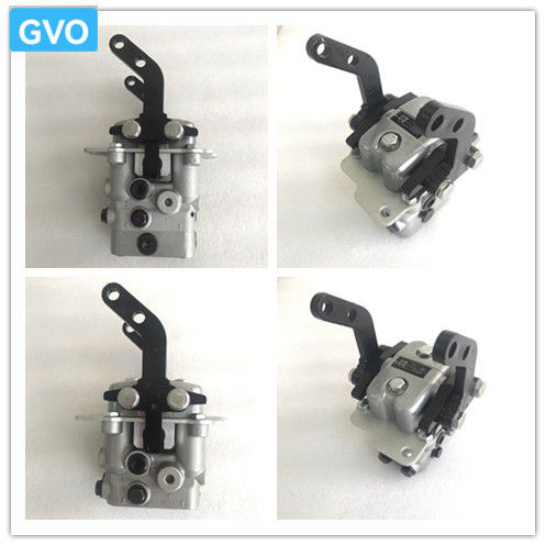 702-16-04250 7021604250 Ekskavator Parçaları PC120-6 PC200-6 PC210 PC240-8 PC360-6 PC360-7 PC360-8 için yürüyen ayak valfi pedal montajı